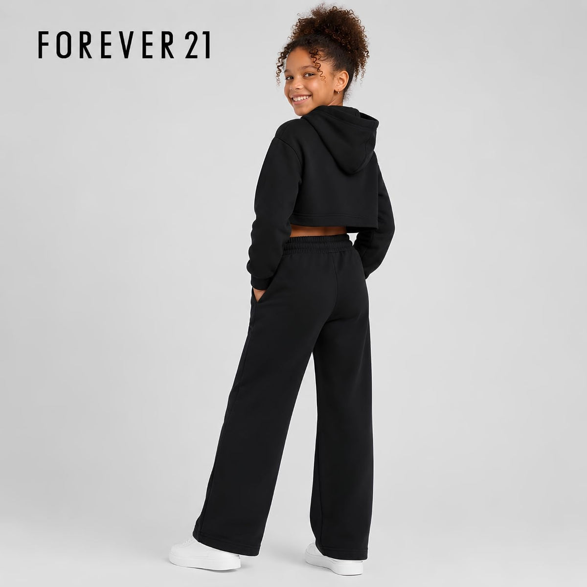 Forever 21 Girls 2-Pack Wide Leg Cargo Fleece Sweatpants with Pockets, 4-16